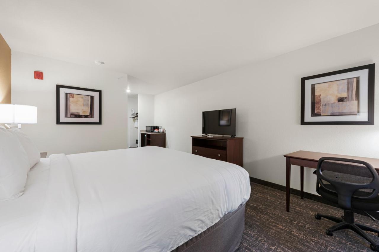 Cobblestone Hotel & Suites - Urbana Екстериор снимка