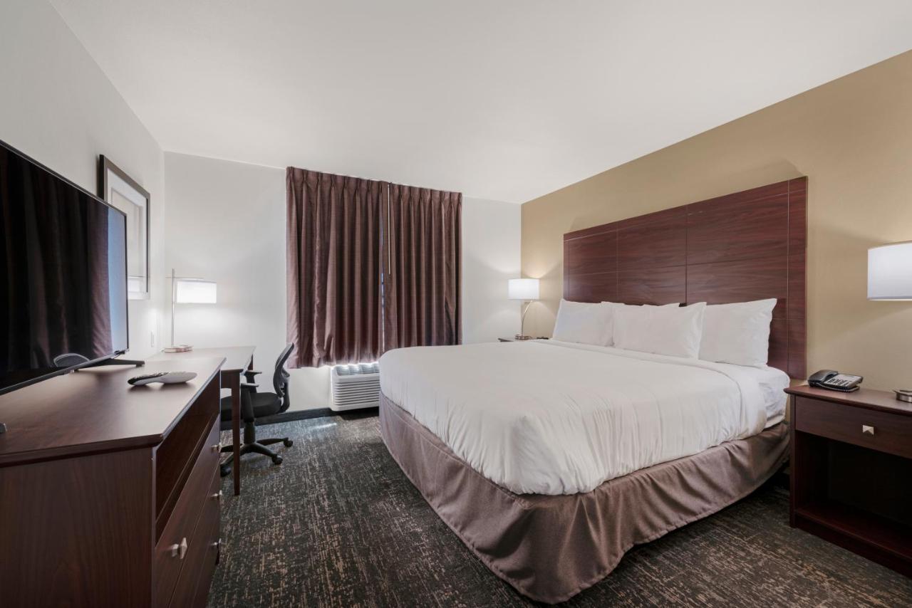 Cobblestone Hotel & Suites - Urbana Екстериор снимка