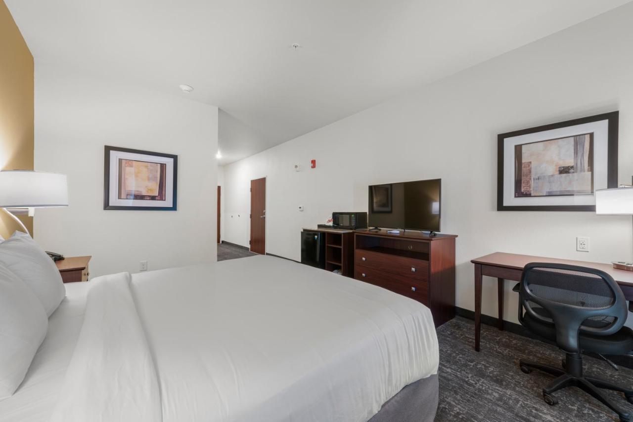 Cobblestone Hotel & Suites - Urbana Екстериор снимка