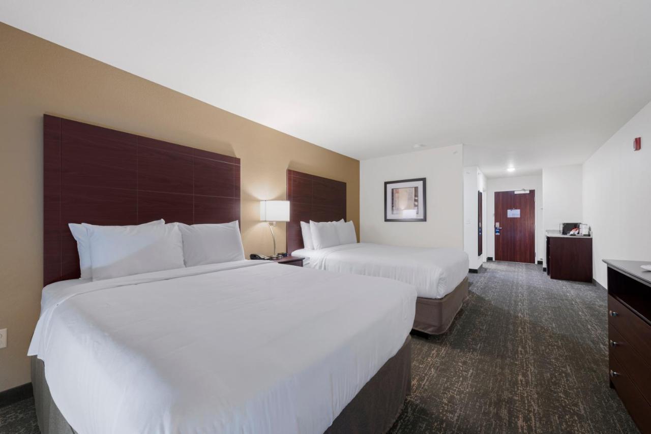 Cobblestone Hotel & Suites - Urbana Екстериор снимка